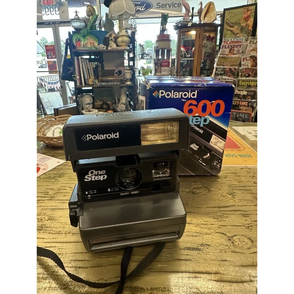 Polaroid 600 One Step in Original Box !